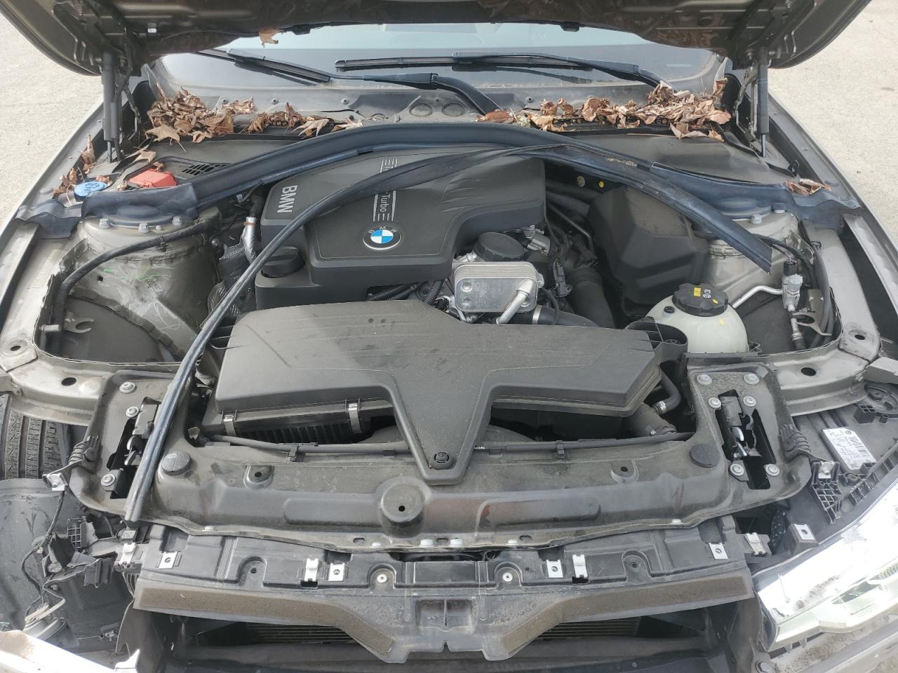 2018 BMW 3er VIN WBA8A9C56JAH14612 Copart auction photo, front end damage thumbnail 11