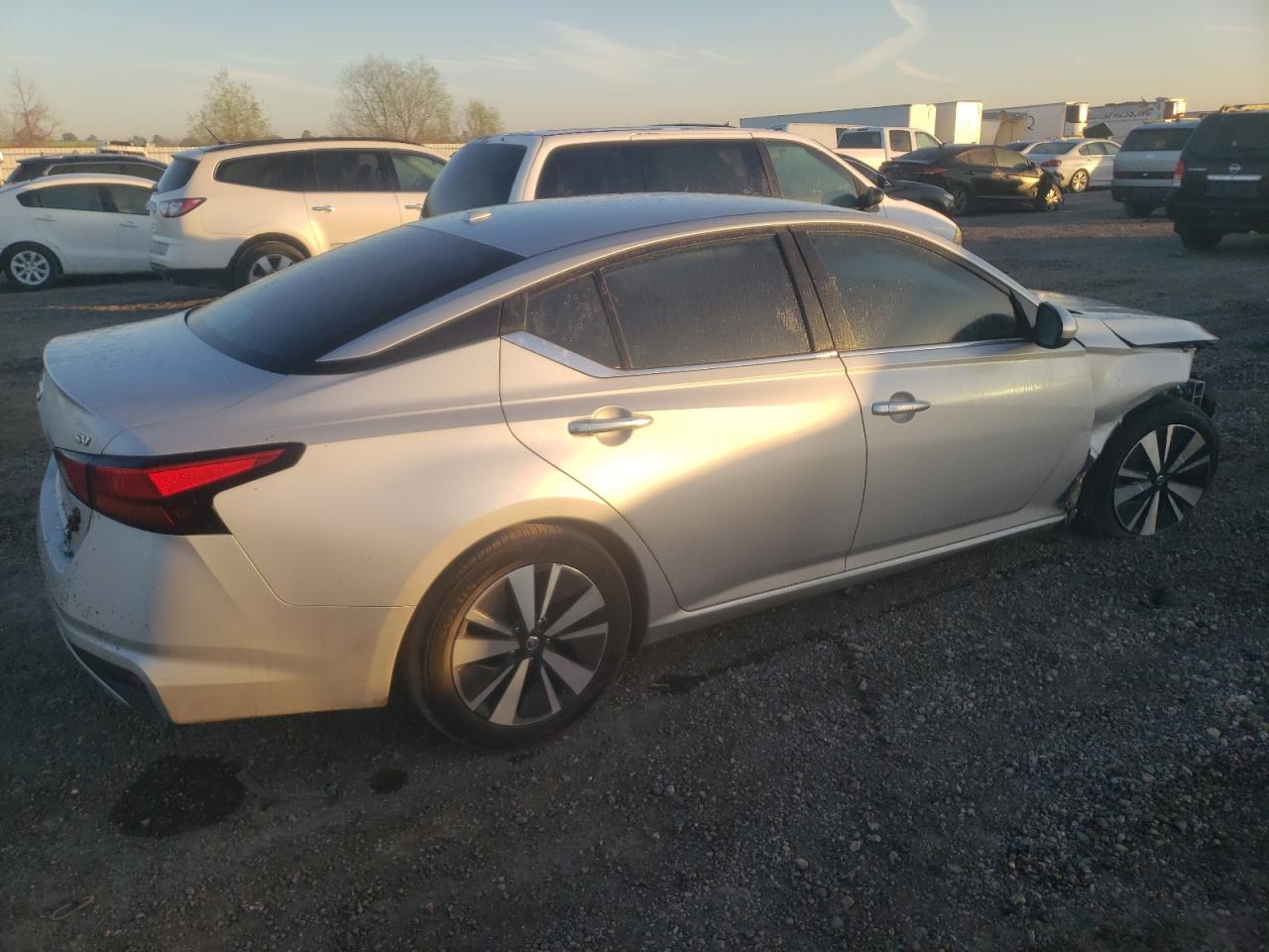 2021 Nissan Altima VIN 1N4BL4DV2MN341122 Copart auction photo, front end / minor dent/scratches damage thumbnail 3
