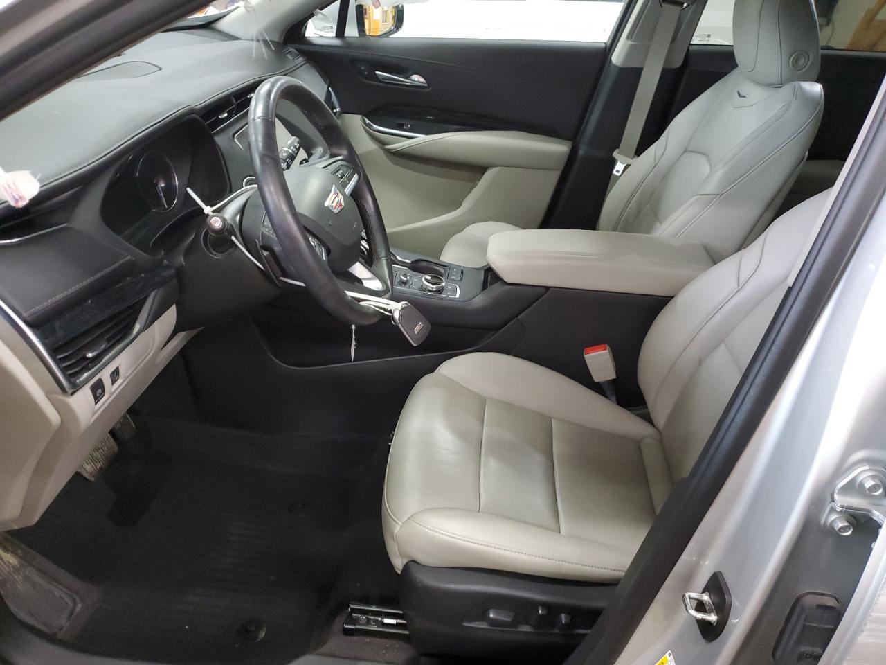 2022 Cadillac XT4 VIN 1GYFZDR4XNF106645 Copart auction photo, all over damage thumbnail 7