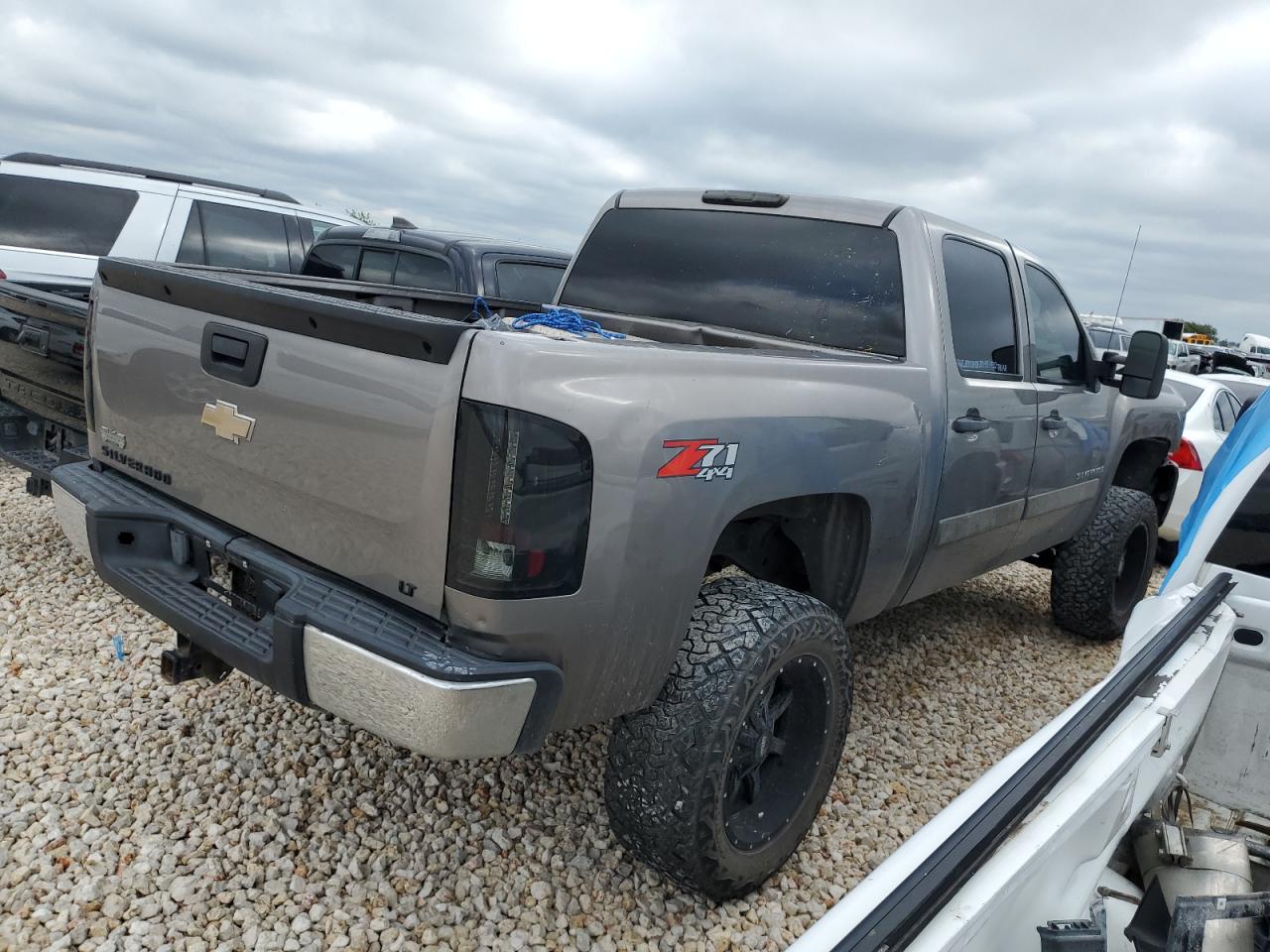 2008 Chevrolet Silverado VIN 3GCEK13J18G292923 Copart auction photo, front end / side damage thumbnail 3