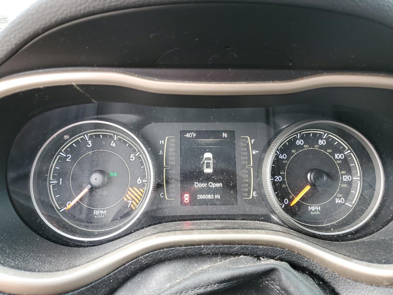 2015 Jeep Grand Cherokee VIN 1C4PJLCB5FW770887 Copart auction photo, front end / minor dent/scratches damage thumbnail 9