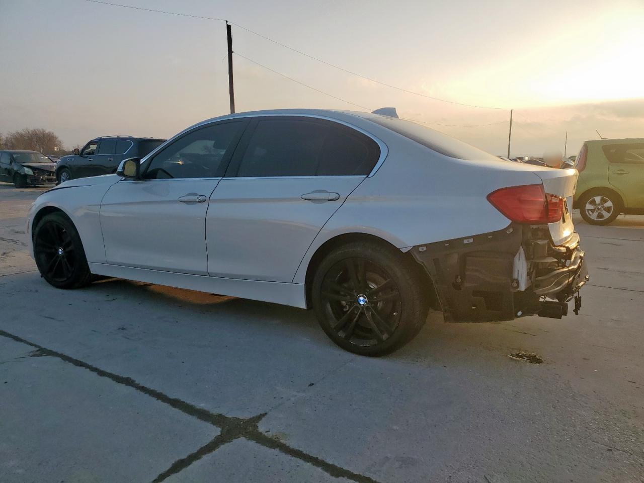 2018 BMW 3er VIN WBA8B9G50JNU57475 Copart auction photo, rear end / front end damage thumbnail 2