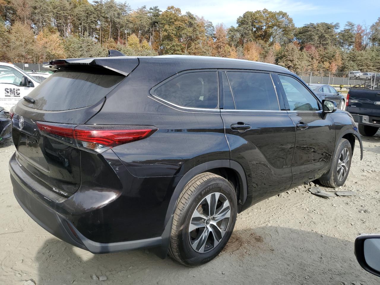 2021 Toyota Highlander VIN 5TDHZRBH7MS108666 Copart auction photo, front end / front end damage thumbnail 3