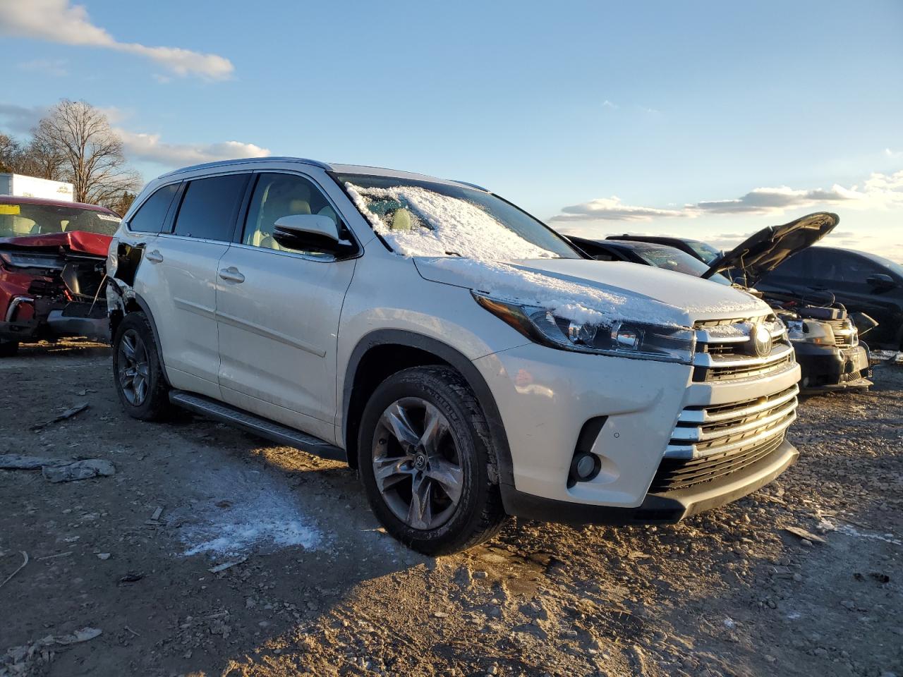 2018 Toyota Highlander VIN 5TDDZRFH7JS812936 Copart auction photo, rear end / side damage thumbnail 4
