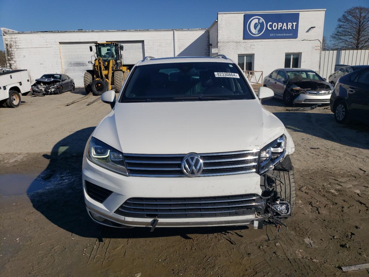2017 Volkswagen Touareg VIN WVGRF7BP6HD006569 Copart auction photo, front end / side damage thumbnail 5