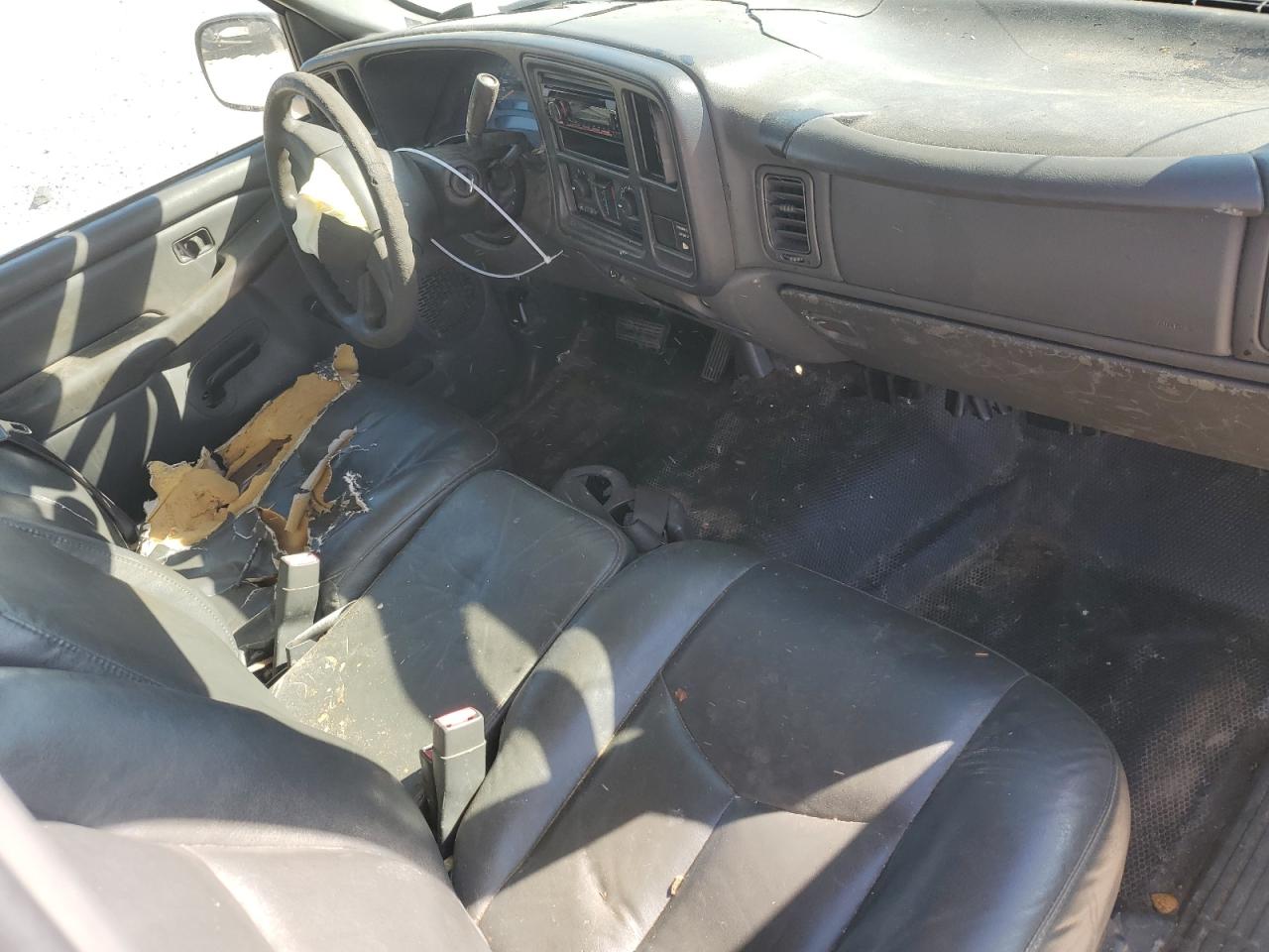2004 Chevrolet Silverado VIN 1GCEC14T94Z334469 Copart auction photo, front end damage thumbnail 8
