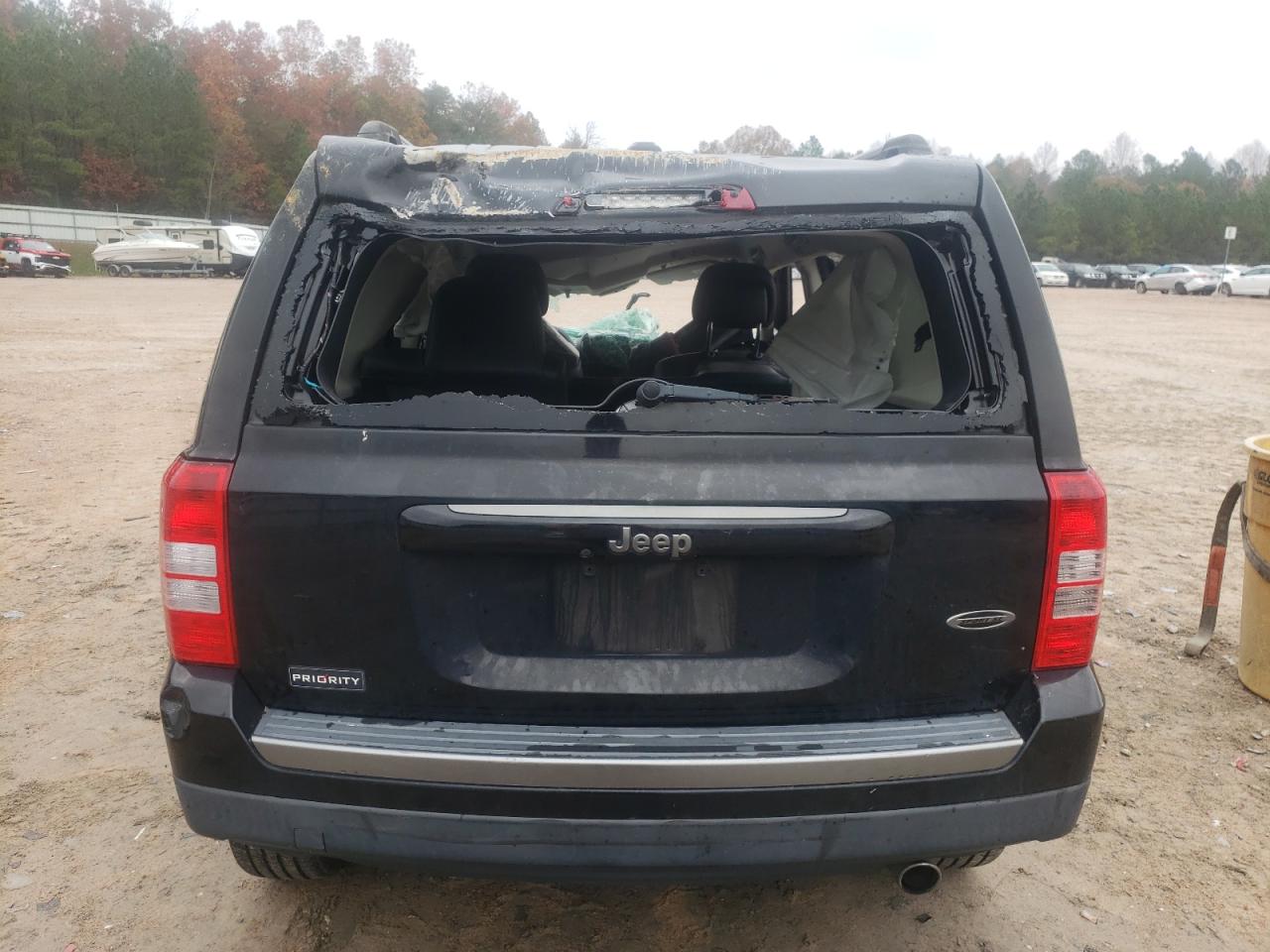 2017 Jeep Liberty (Patriot) VIN 1C4NJPBA2HD208659 Copart auction photo, all over / undercarriage damage thumbnail 6