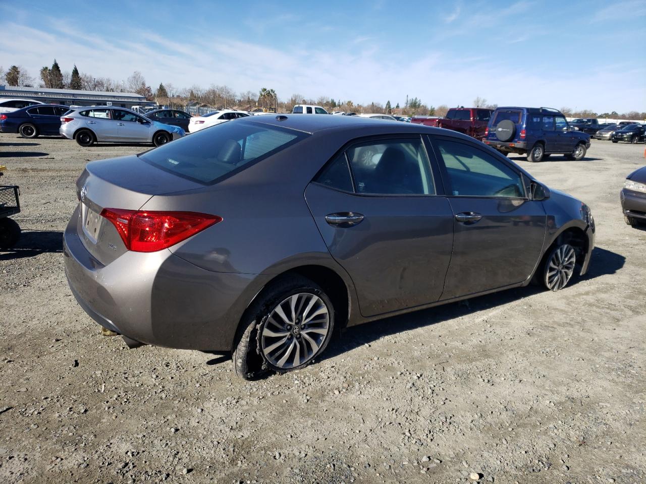 2018 Toyota Corolla VIN 2T1BURHE3JC109156 Copart auction photo, front end damage thumbnail 3