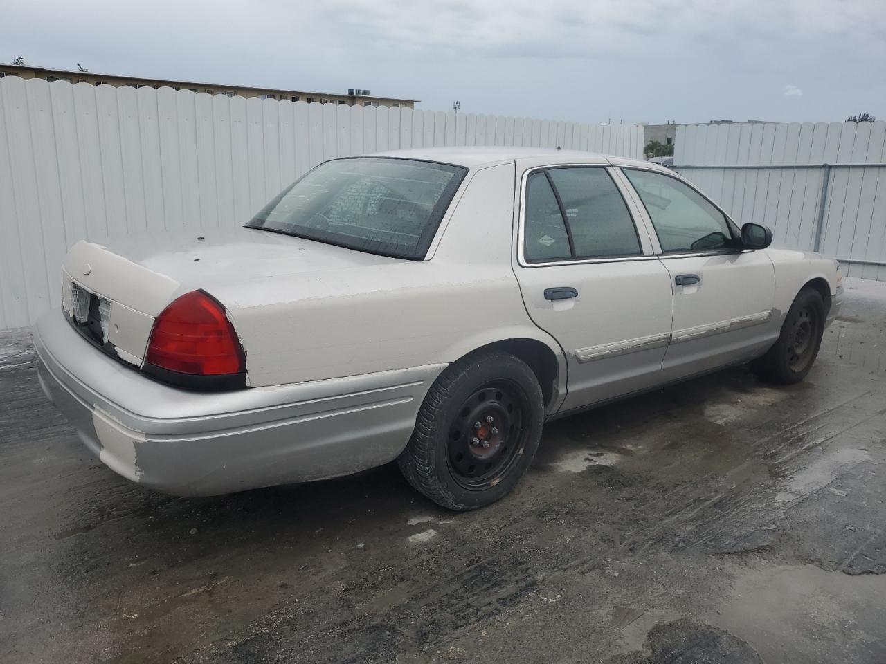 2011 Ford Crown Victoria VIN 2FABP7BVXBX123711 Copart auction photo, minor dent/scratches damage thumbnail 3