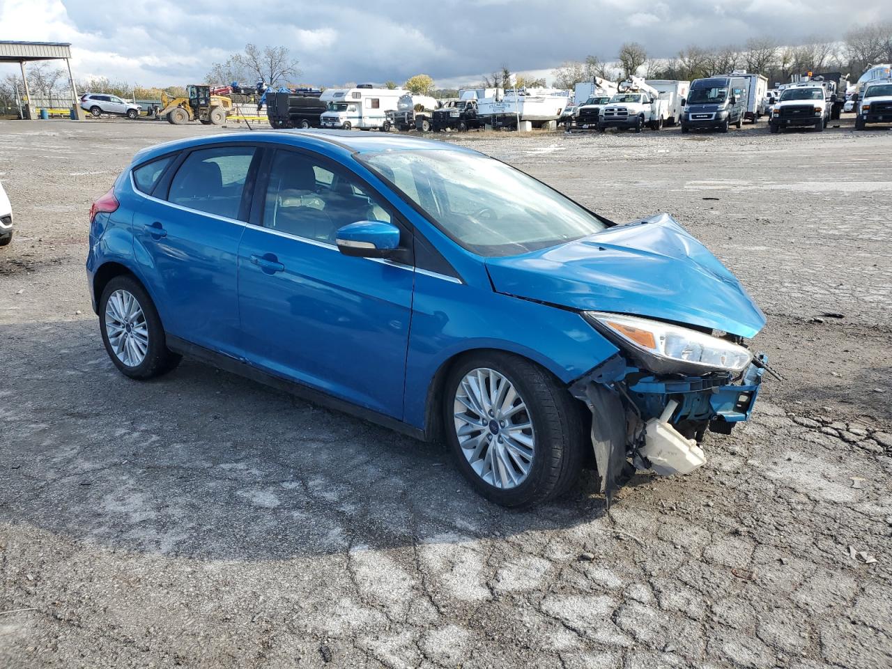 2015 Ford Focus VIN 1FADP3N25FL231353 Copart auction photo, front end / minor dent/scratches damage thumbnail 4