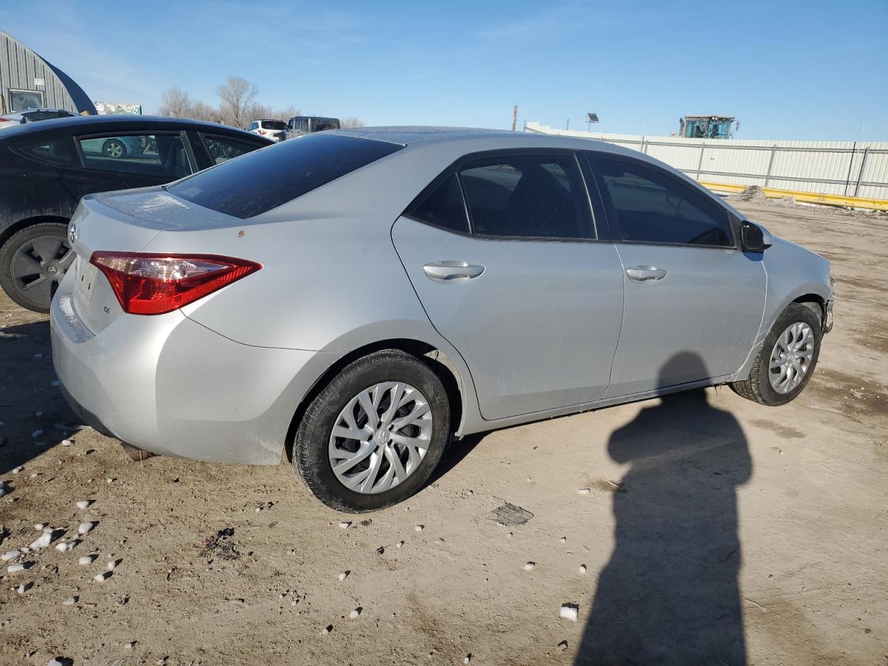 2019 Toyota Corolla VIN 5YFBURHE5KP907904 Copart auction photo, front end damage thumbnail 3