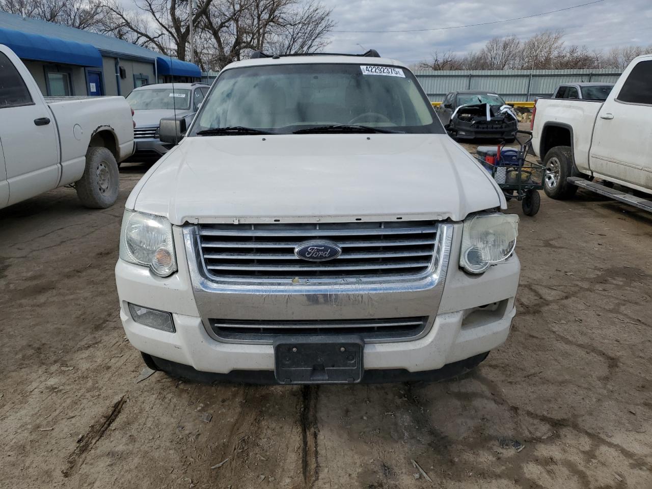 2008 Ford Explorer VIN 1FMEU73E08UB15367 Copart auction photo, front end / side damage thumbnail 5