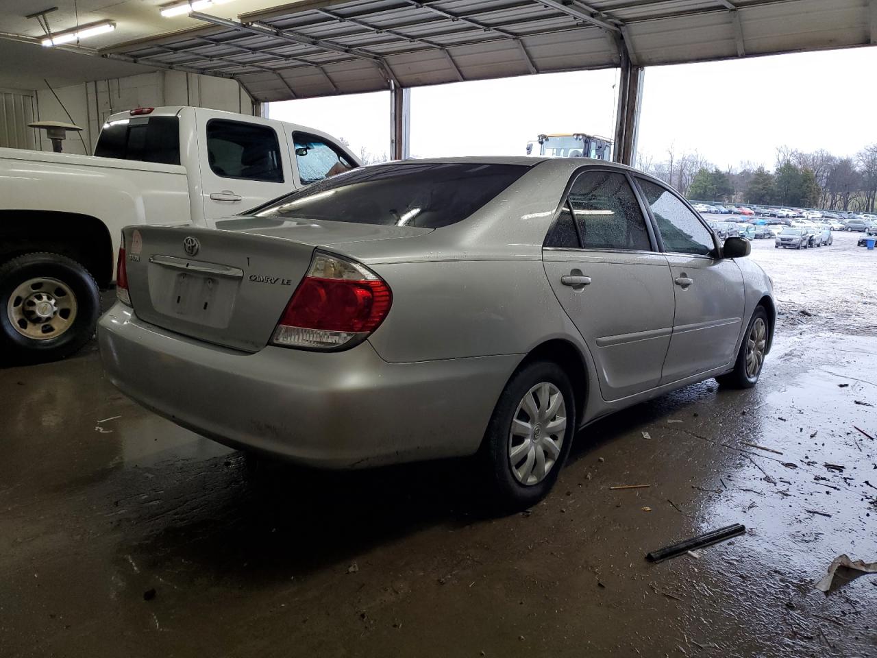2006 Toyota Camry VIN 4T1BE32KX6U118371 Copart auction photo, side / front end damage thumbnail 3