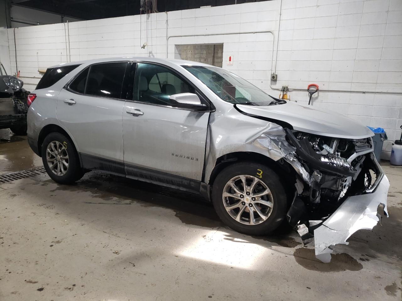 2020 Chevrolet Equinox VIN 2GNAXTEV3L6198498 Copart auction photo, front end damage thumbnail 4