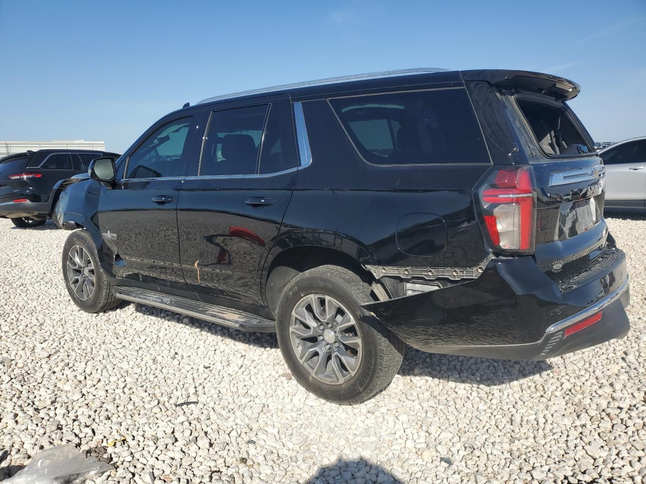 2021 Chevrolet Tahoe VIN 1GNSCNKD7MR136017 Copart auction photo, front end / all over damage thumbnail 2