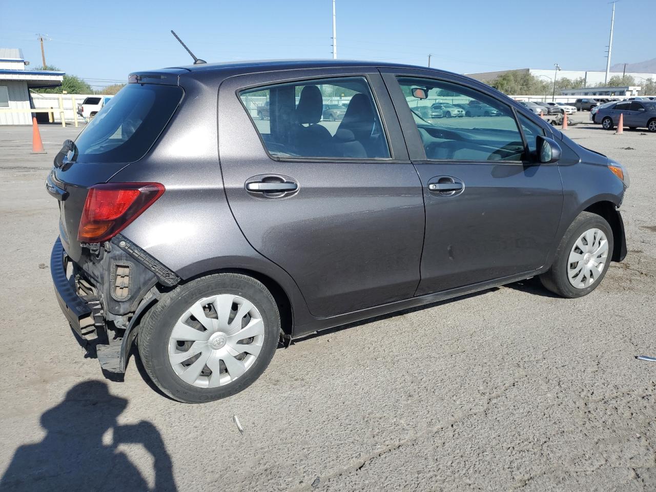 2016 Toyota Yaris VIN VNKKTUD3XGA067082 Copart auction photo, front end / side damage thumbnail 3