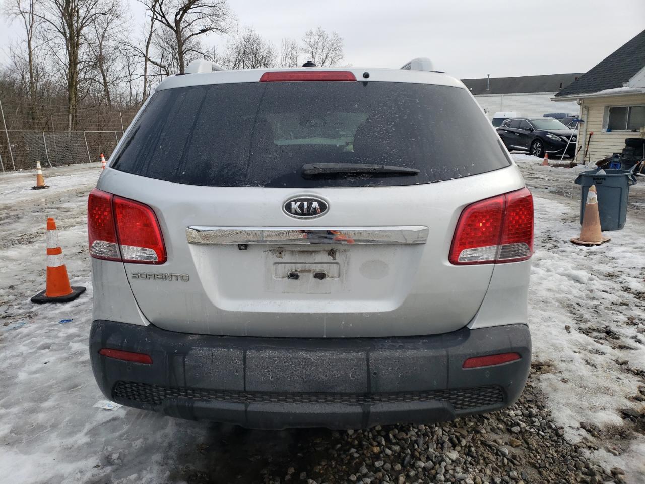 2011 KIA Sorento VIN 5XYKT4A15BG158006 Copart auction photo, front end damage thumbnail 6