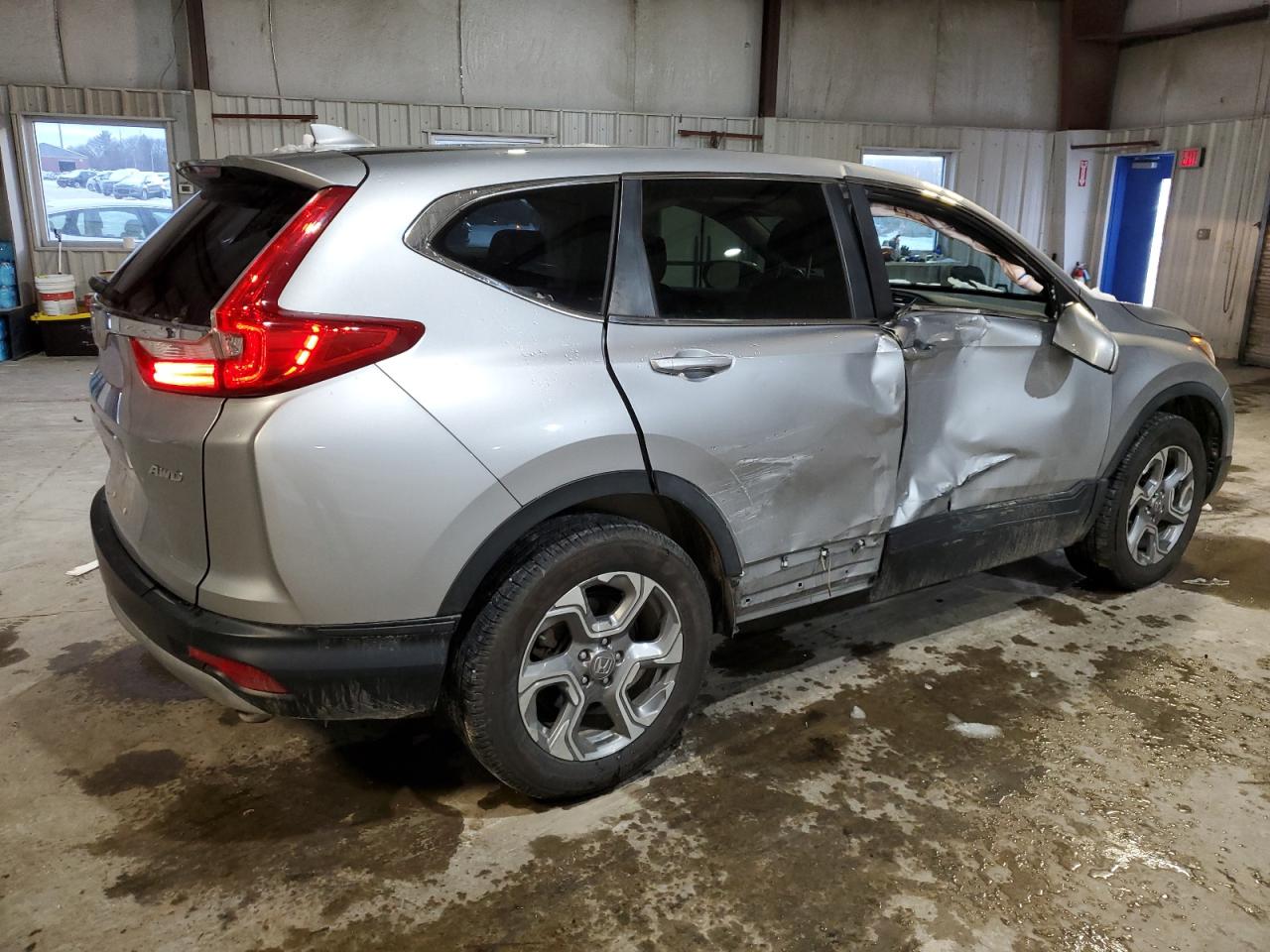 2018 Honda CR-V VIN 7FARW2H85JE054865 Copart auction photo, side / front end damage thumbnail 3