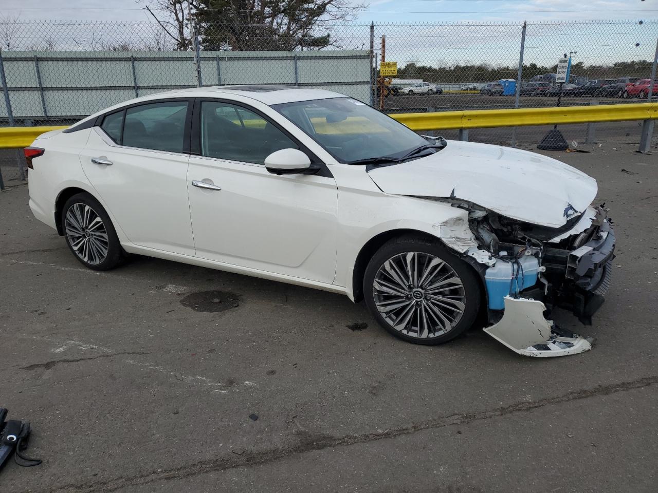 2024 Nissan Altima VIN 1N4BL4EV9RN405808 Copart auction photo, front end / minor dent/scratches damage thumbnail 4