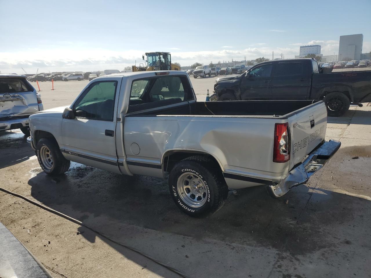 1996 Chevrolet GMT-400 VIN 1GCEC14W7TZ165173 Copart auction photo, rear end damage thumbnail 2