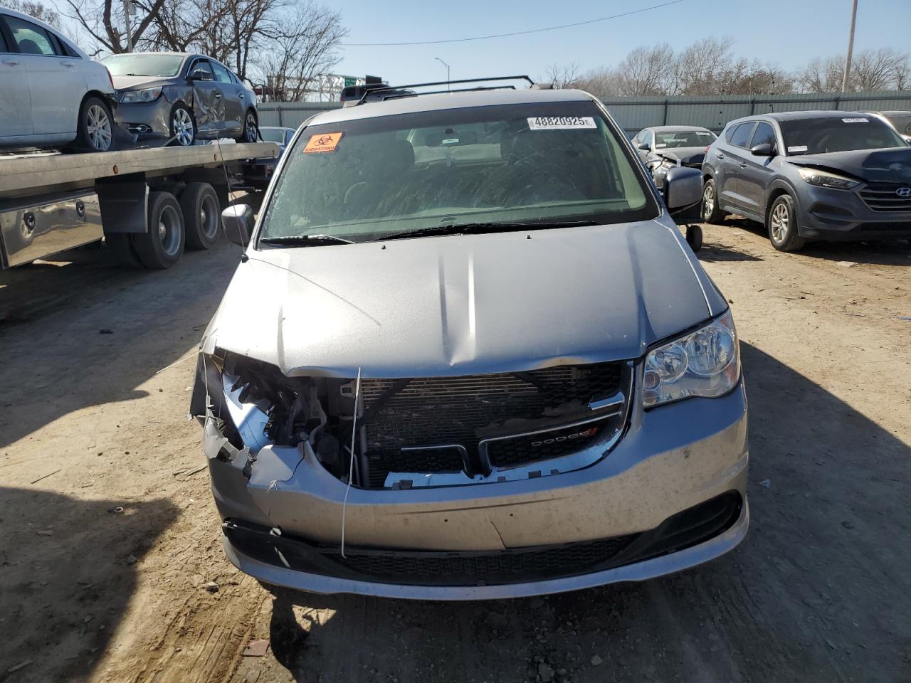 2016 Dodge Caravan VIN 2C4RDGCG1GR351822 Copart auction photo, front end damage thumbnail 5