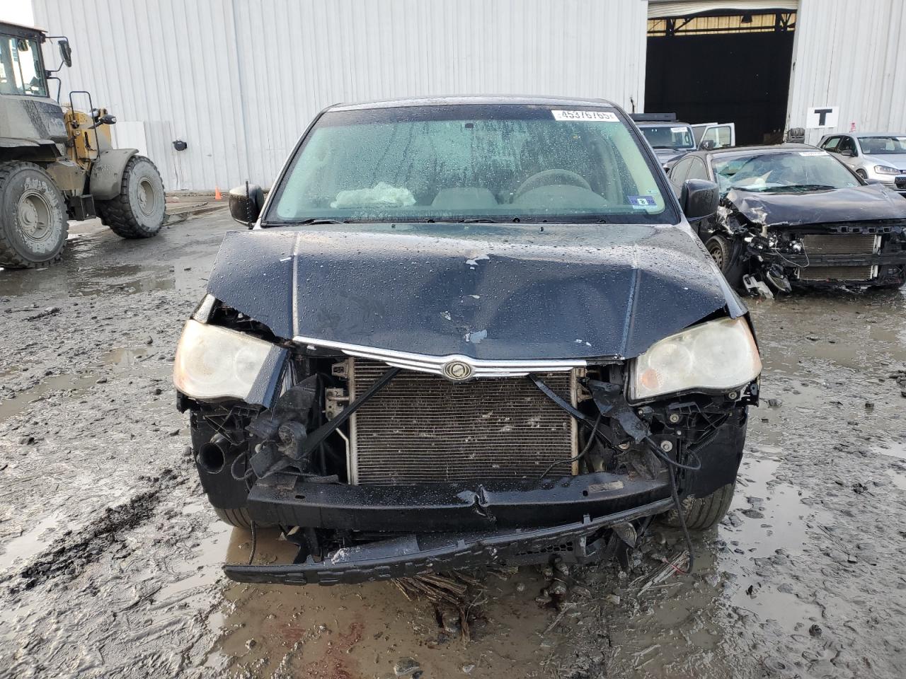 2010 Chrysler Town & Country VIN 2A4RR2D16AR438857 Copart auction photo, front end / minor dent/scratches damage thumbnail 5