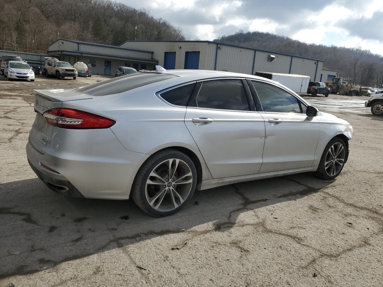 2019 Ford Fusion VIN 3FA6P0LU5KR109258 Copart auction photo, front end / side damage thumbnail 3
