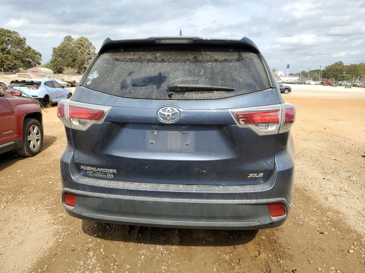 2014 Toyota Highlander VIN 5TDKKRFH8ES005164 Copart auction photo, side damage thumbnail 6