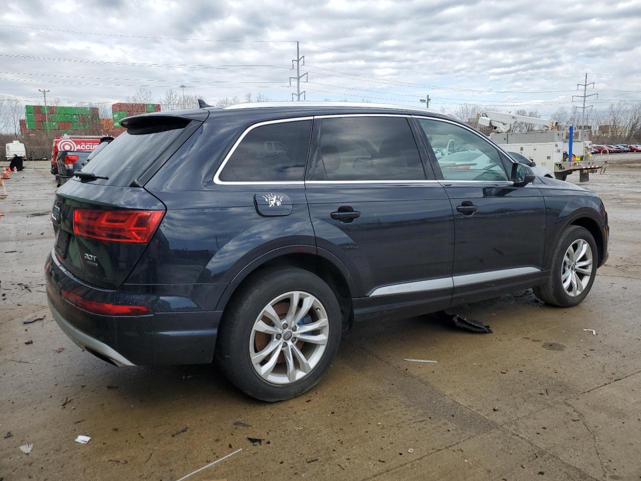2017 Audi Q7 VIN WA1AAAF79HD024971 Copart auction photo, minor dent/scratches / undercarriage damage thumbnail 3