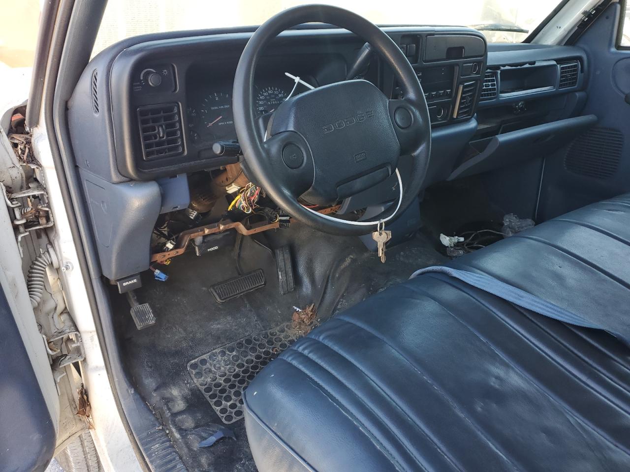 1995 Dodge RAM VIN 1B6MC36C9SS371357 Copart auction photo, minor dent/scratches damage thumbnail 8