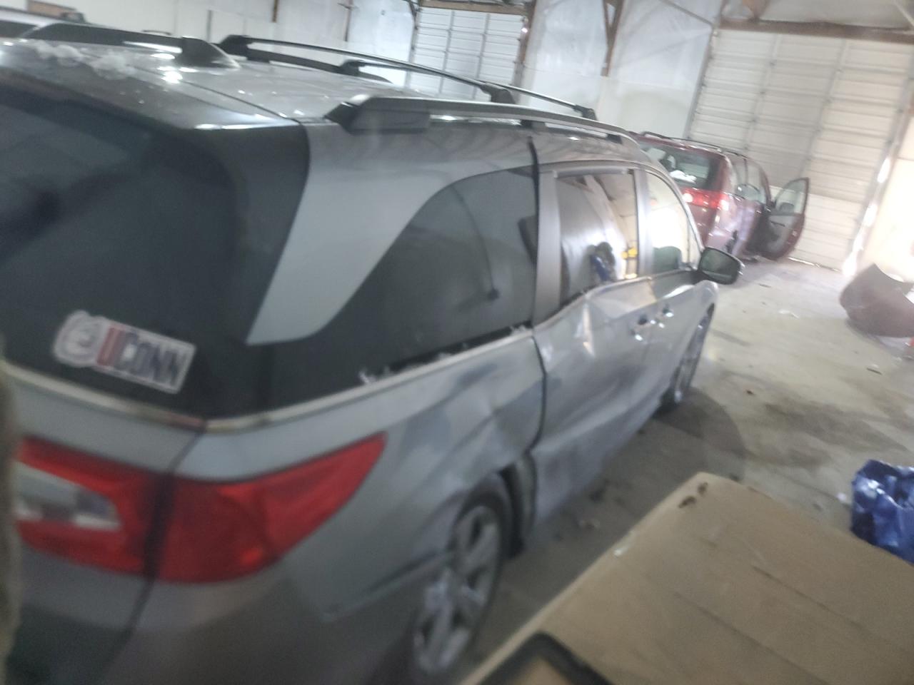 2018 Honda Odyssey VIN 5FNRL6H57JB105591 Copart auction photo, side damage thumbnail 3