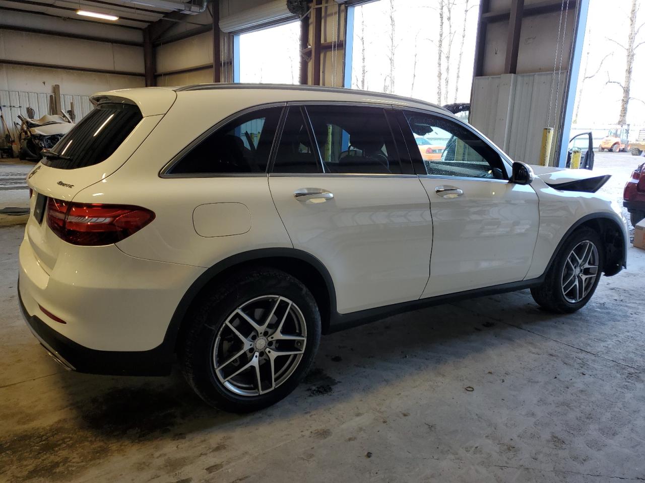 2017 Mercedes-Benz GLC VIN WDC0G4KB7HF172787 Copart auction photo, front end damage thumbnail 3