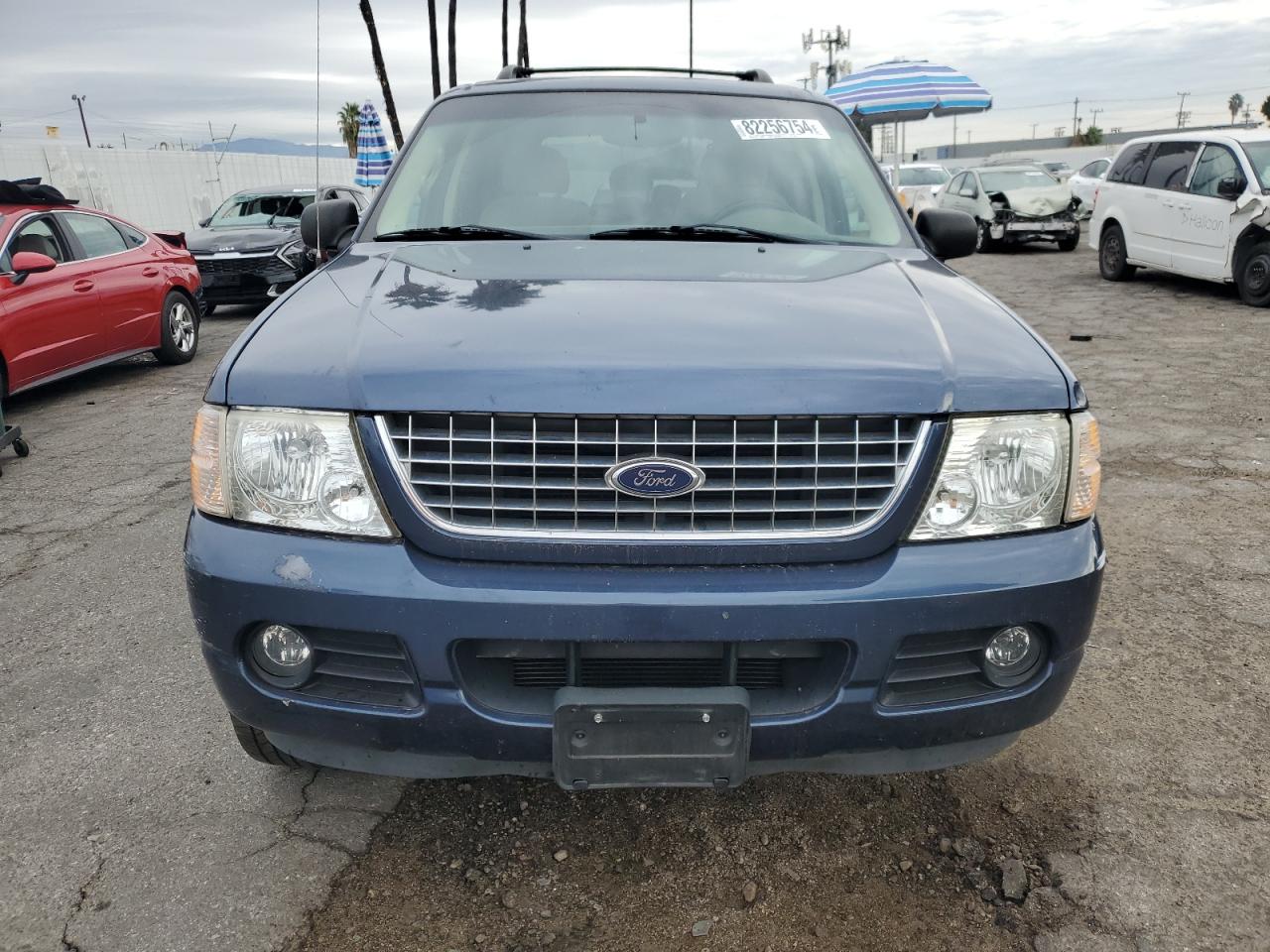2005 Ford Explorer VIN 1FMZU63E85ZA10098 Copart auction photo, side / undercarriage damage thumbnail 5