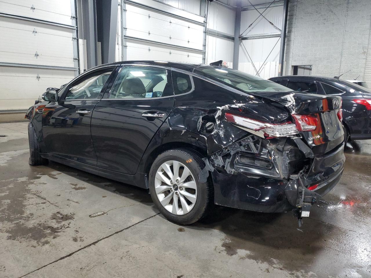 2018 KIA Optima VIN 5XXGU4L32JG241817 Copart auction photo, front end / rear end damage thumbnail 2