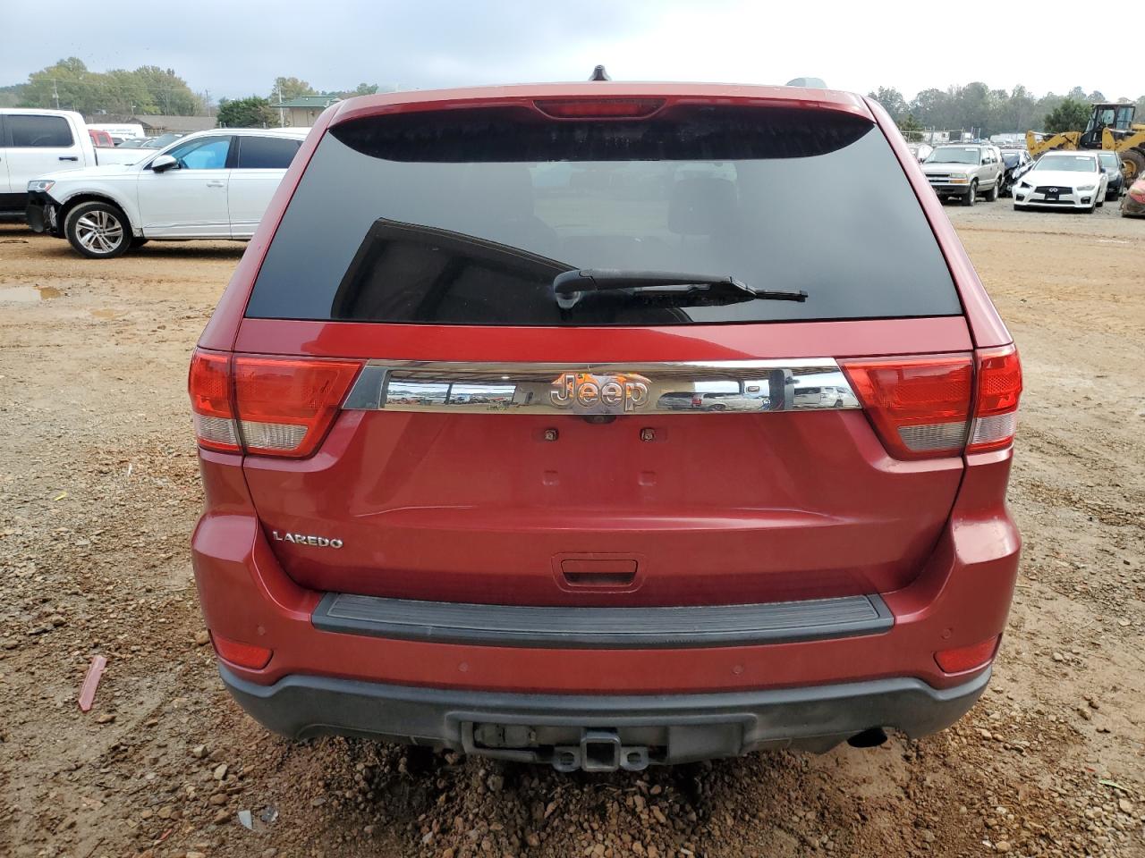 2011 Jeep Grand Cherokee VIN 1J4RS4GG0BC550130 Copart auction photo, side / rear end damage thumbnail 6