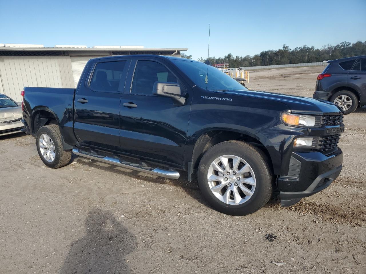 2022 Chevrolet Silverado VIN 1GCPWBEK2NZ211903 Copart auction photo, front end / side damage thumbnail 4