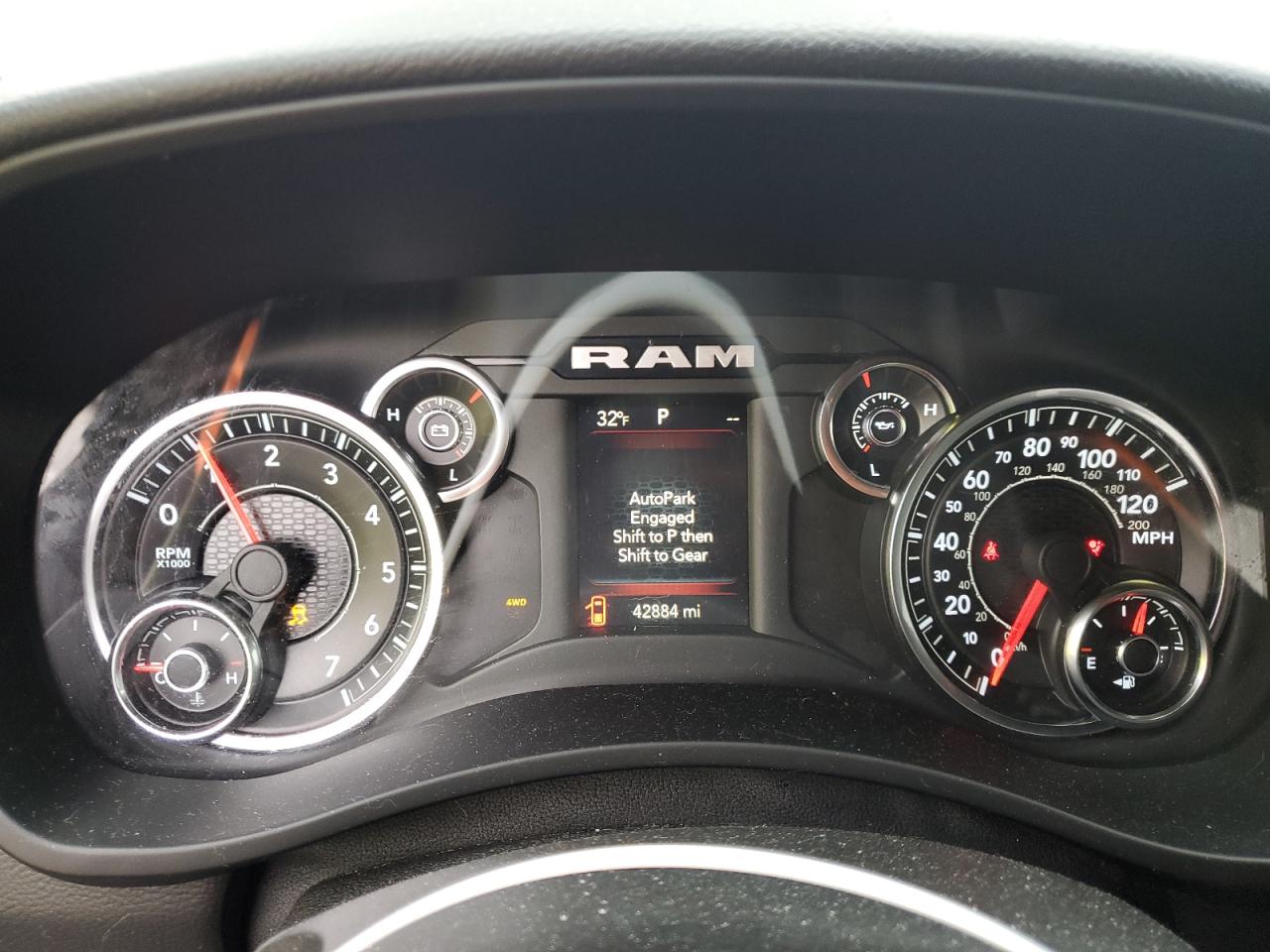 2020 RAM 2500 VIN 3C6UR5DJXLG192347 Copart auction photo, front end damage thumbnail 9