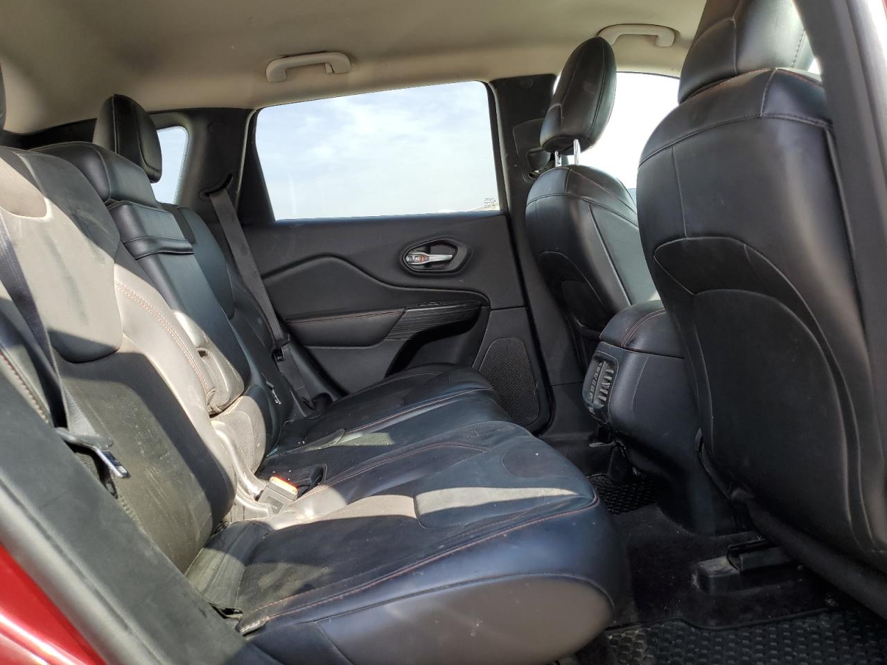 2016 Jeep Cherokee VIN 1C4PJMBS0GW366453 Copart auction photo, rear end damage thumbnail 11