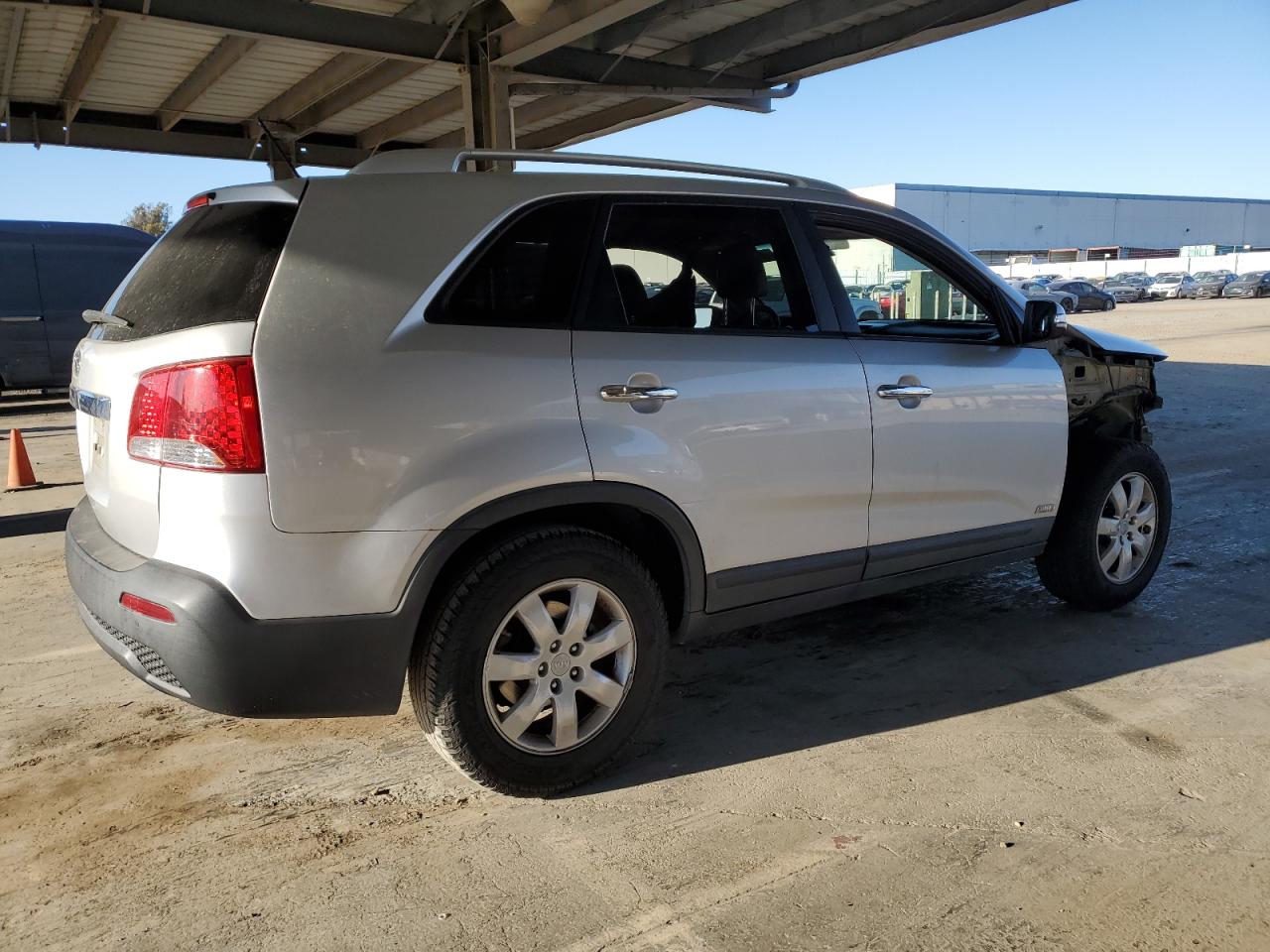 2012 KIA Sorento VIN 5XYKTDA69CG277870 Copart auction photo, front end / side damage thumbnail 3
