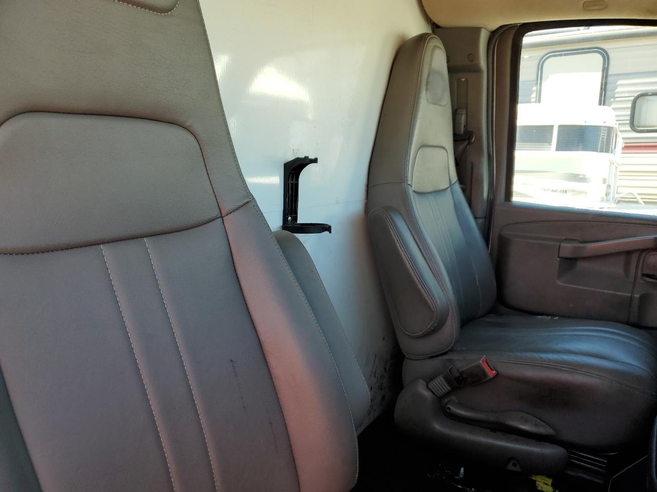 2018 Chevrolet Express VIN 1GB0GRFP4J1220133 Copart auction photo, normal wear / minor dent/scratches damage thumbnail 10