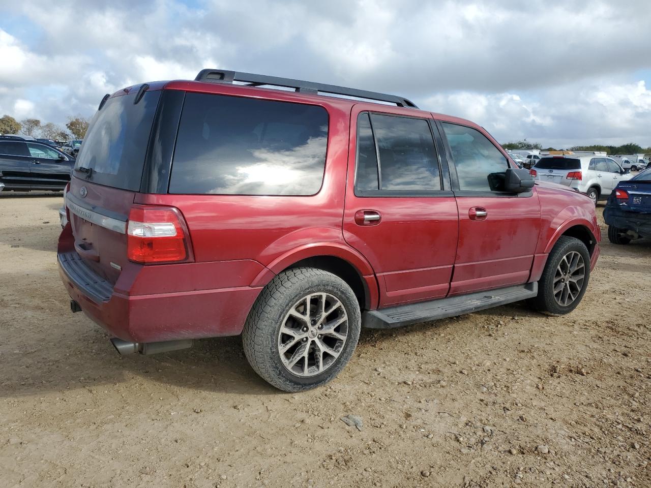 2016 Ford Expedition VIN 1FMJU1HT3GEF18190 Copart auction photo, front end damage thumbnail 3