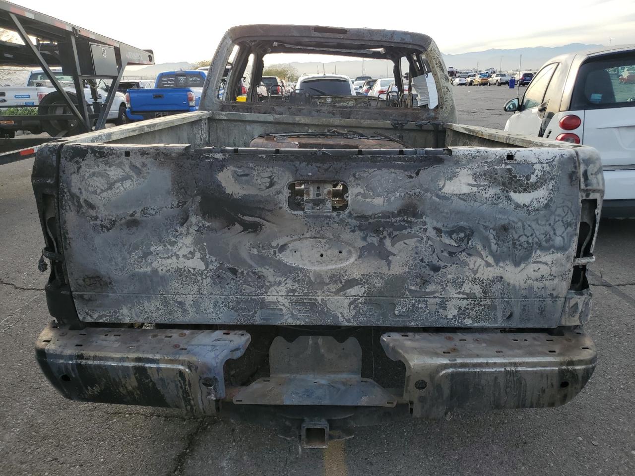 2011 Ford F250 VIN 1FT7W2BTXBEB23200 Copart auction photo, burn damage thumbnail 6