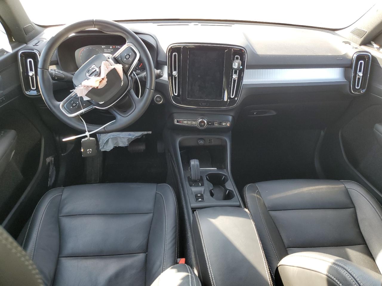 2020 Volvo XC40 VIN YV4162UK1L2256891 Copart auction photo, front end damage thumbnail 8
