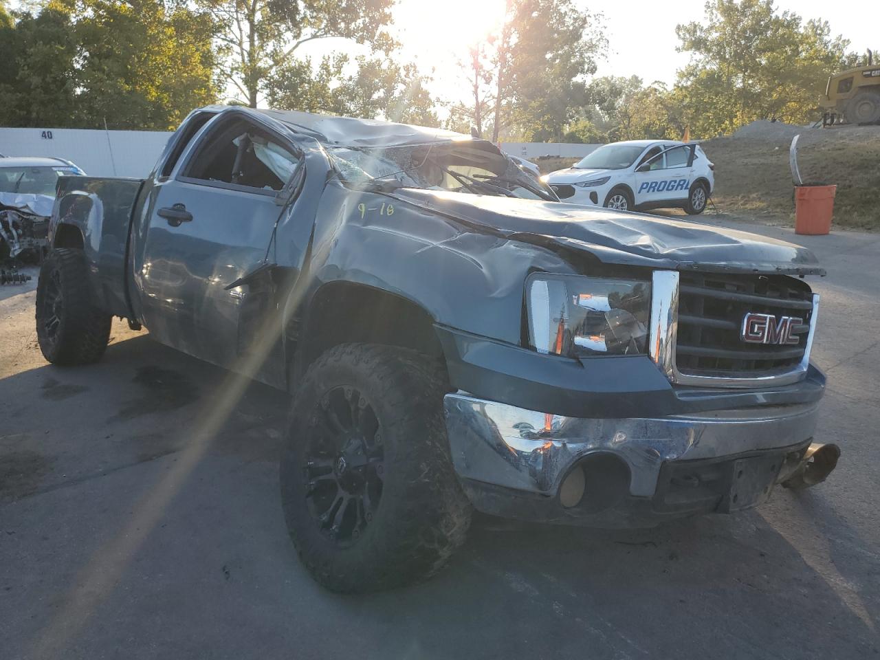 2010 GMC Sierra VIN 1GTSKVE37AZ182229 Copart auction photo, all over damage thumbnail 4