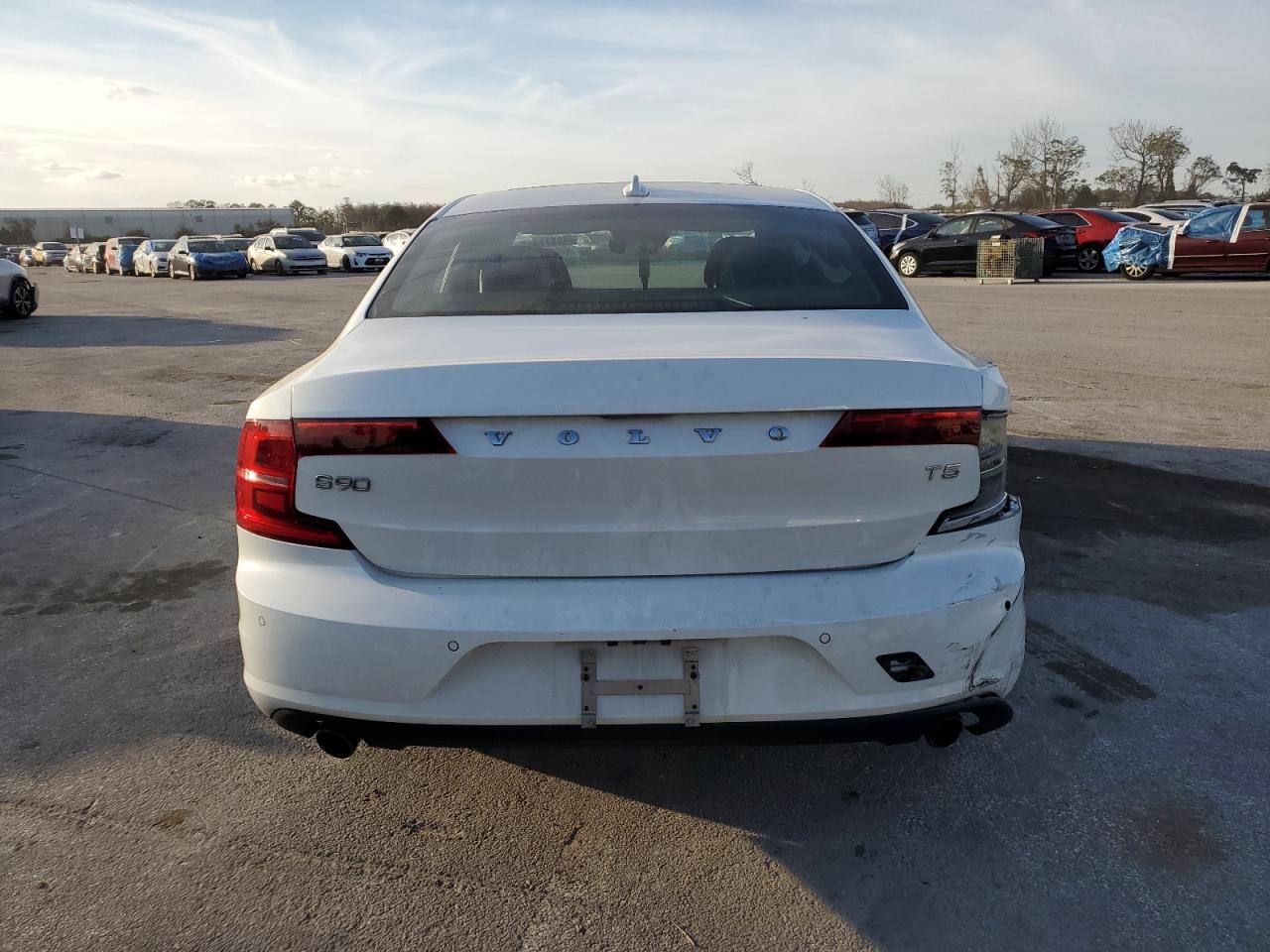 2018 Volvo S90 VIN LVY982AK7JP026625 Copart auction photo, front end / rear end damage thumbnail 6