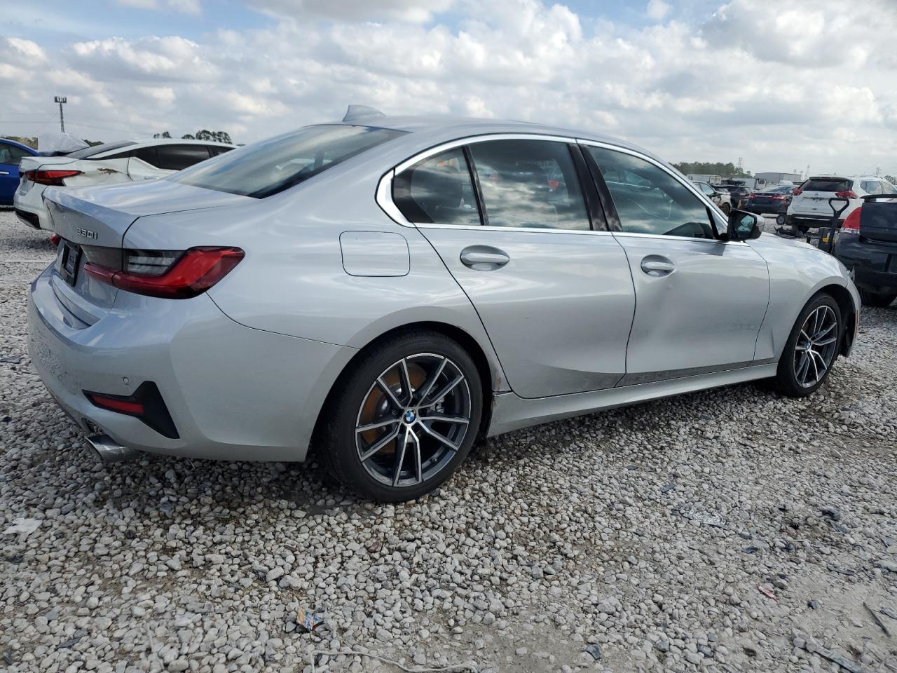 2019 BMW 3er VIN WBA5R1C50KAK12982 Copart auction photo, front end damage thumbnail 3