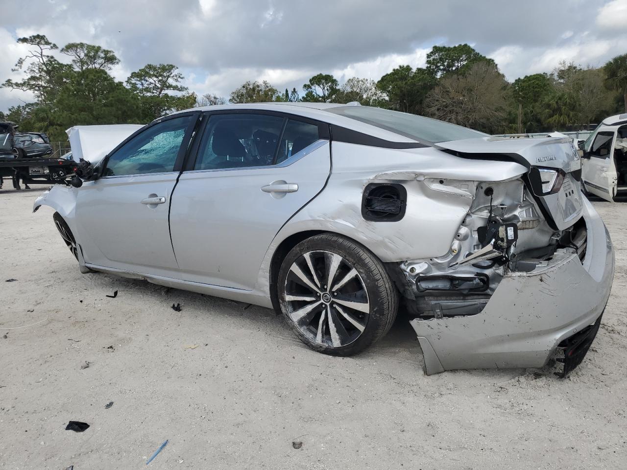 2020 Nissan Altima VIN 1N4BL4CV0LC255402 Copart auction photo, all over / minor dent/scratches damage thumbnail 2