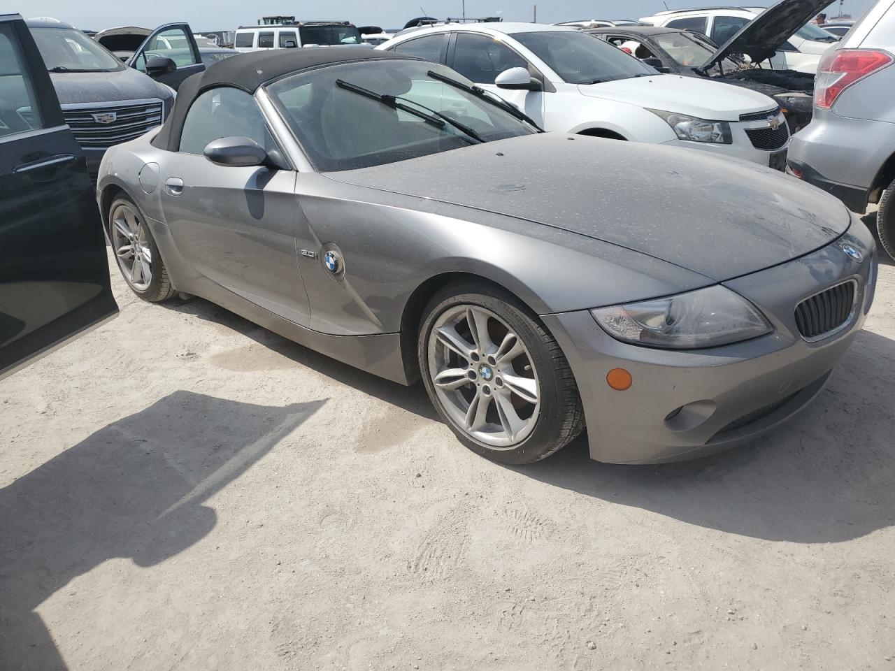 2005 BMW Z4 VIN 4USBT53505LT28927 Copart auction photo, water/flood damage thumbnail 4