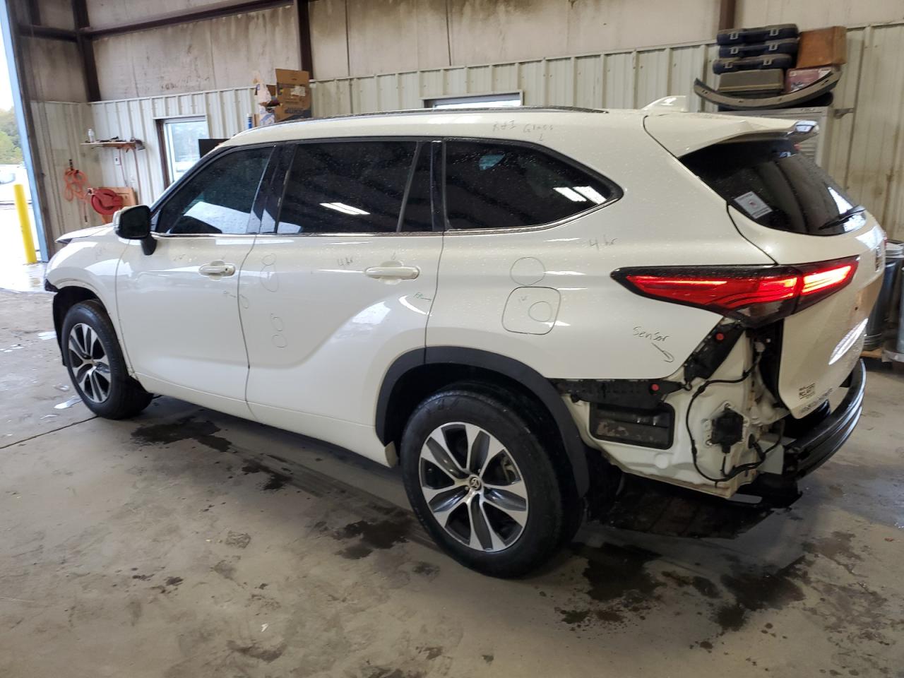 2021 Toyota Highlander VIN 5TDGZRAHXMS073439 Copart auction photo, front end / rear end damage thumbnail 2