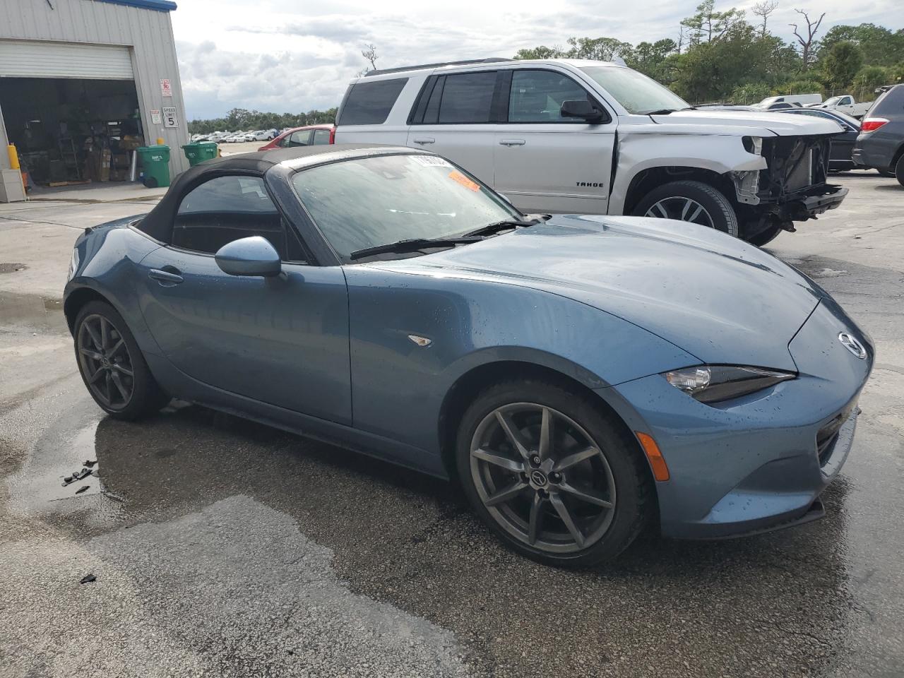 2017 Mazda MX-5 VIN JM1NDAD75H0123232 Copart auction photo, water/flood / minor dent/scratches damage thumbnail 4